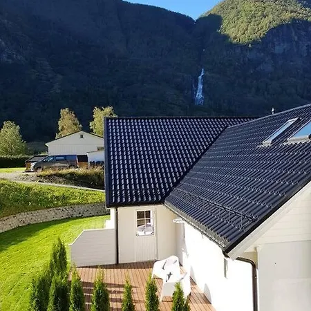 Cheerful 4-bedroom With Fireplace, 1,5km From Flam Center *
