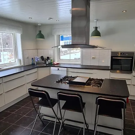 Cheerful 4-bedroom With Fireplace, 1,5km From Flam Center Сasa de vacaciones