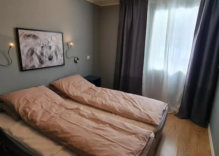 Cheerful 4-bedroom With Fireplace, 1,5km From Flam Center 別荘 アウルラン