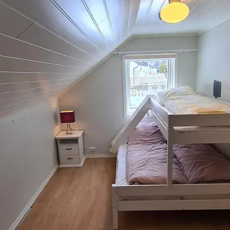 Prázdninový dům Cheerful 4-bedroom With Fireplace, 1,5km From Flam Center Aurland